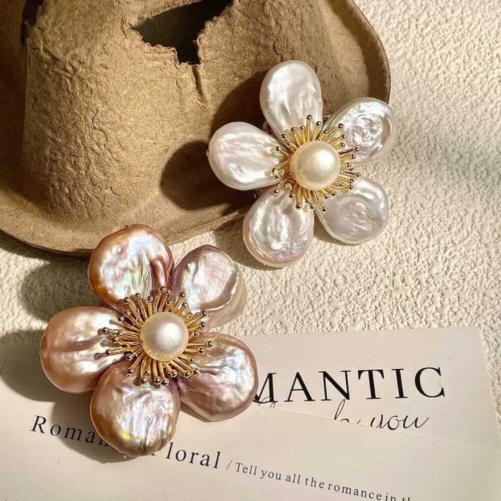 🌸 EXQUISITE Baroque Pearl Flower Brooch - Iridescent Petals & Pearl Center!